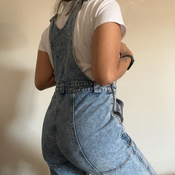 Levi’s Mom Utility Overalls - Picture 4 of 9